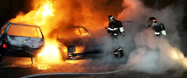 Voitures brulées, l’état peut il encore éteindre l’incendie ?